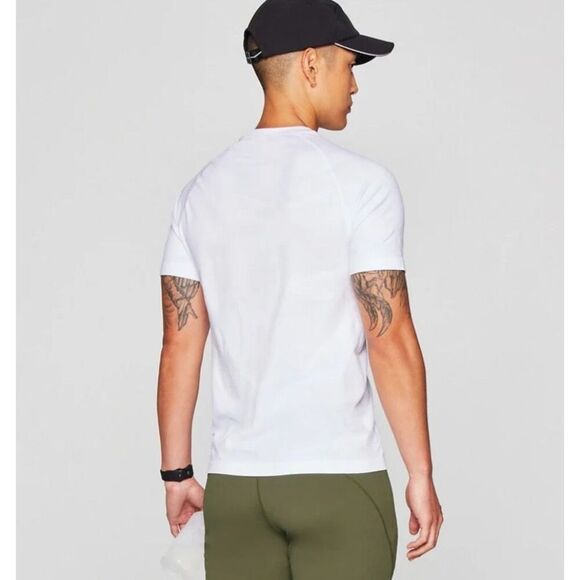 Men’s white Fabletics crewneck T-shirt, size large ￼ - Picture 3 of 8